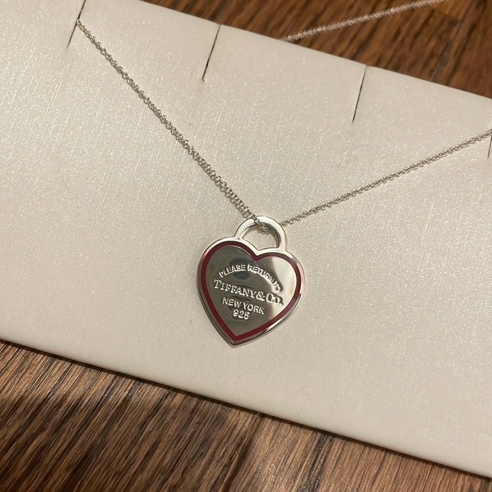 RARE and RETIRED Return to Tiffany Red outline pendant. Red heart love wedding